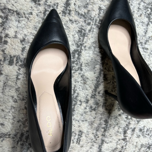 Aldo Heels size 6.5 Black - Picture 3 of 3